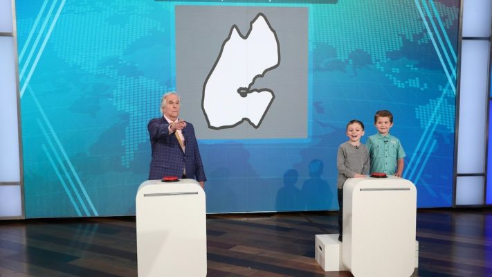 Henry Winkler Plays 'Are You Smarter Than Two Kid Geography Experts?'